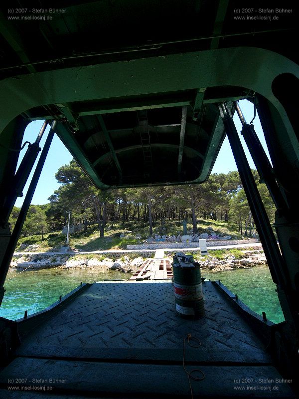 das Motorschiff Marina im Hafen von Mali Losinj in Kroatien